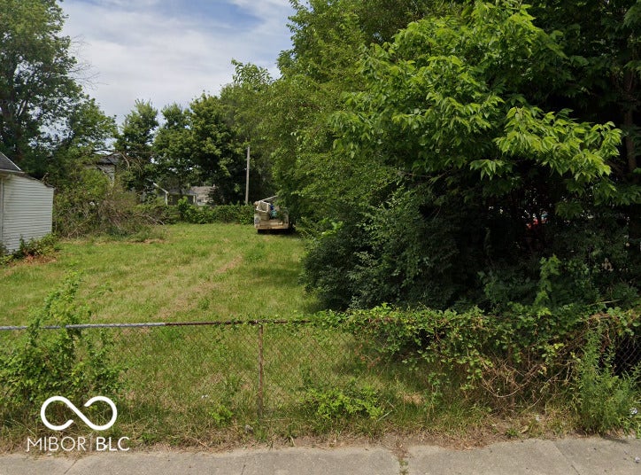 Property photo for 972 W 25th Street, Indianapolis, IN