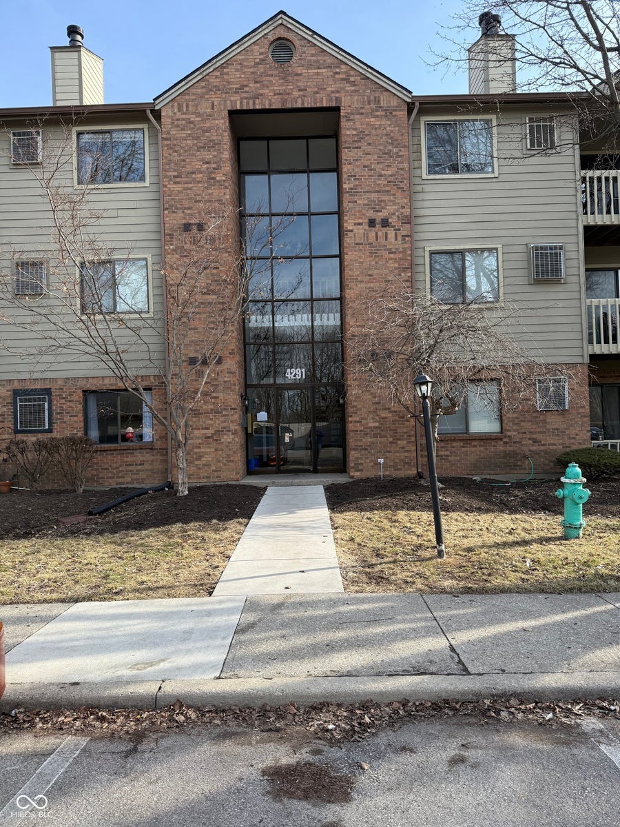 Property photo for 4291 Village Parkway Circle W, Indianapolis, IN