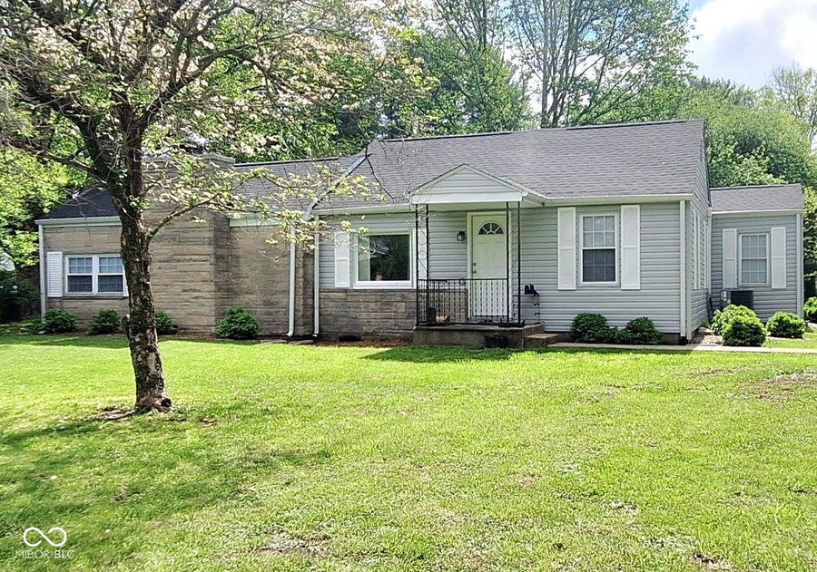 Property photo for 12871 W State Road 32, Yorktown, IN