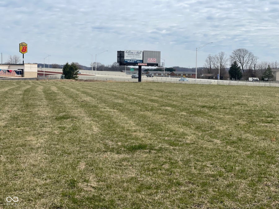 Property photo for 1 Pine Drive, Martinsville, IN