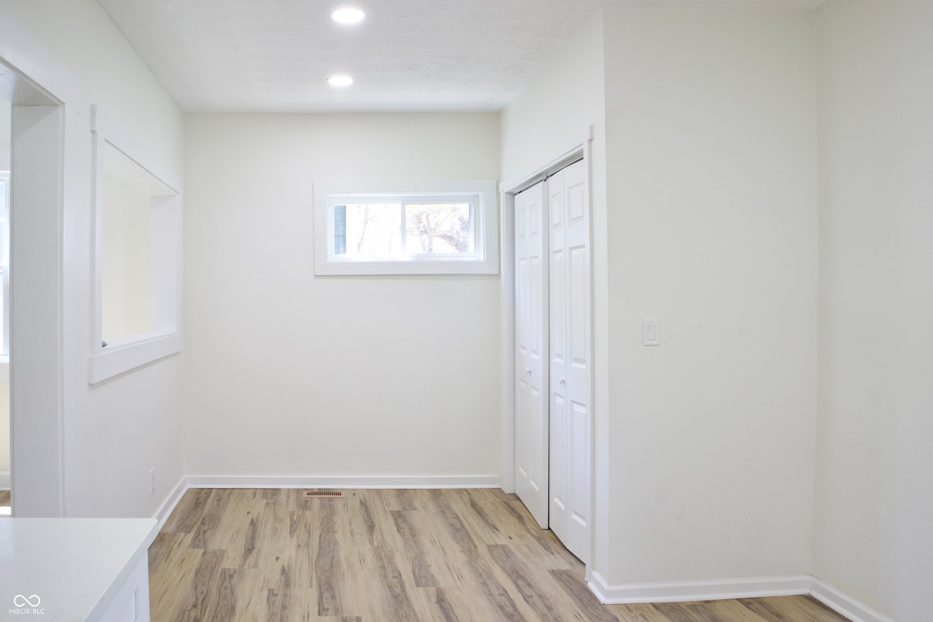 474 N Randolph Street, Indianapolis, IN 46201 Third bedroom with a closet and recessed lighting.