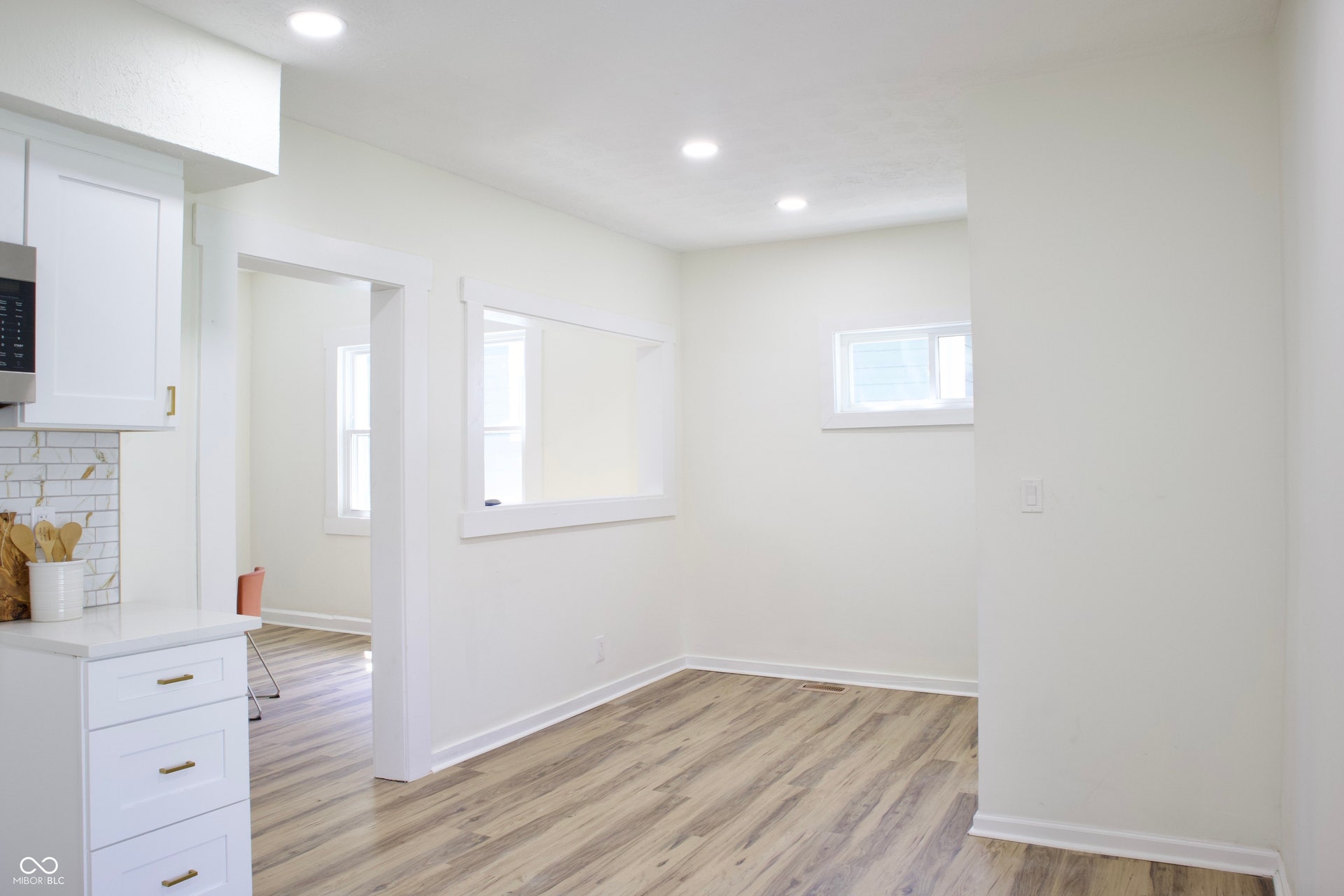 474 N Randolph Street, Indianapolis, IN 46201 Flexible breakfast nook or work-from-home spot right off the kitchen.