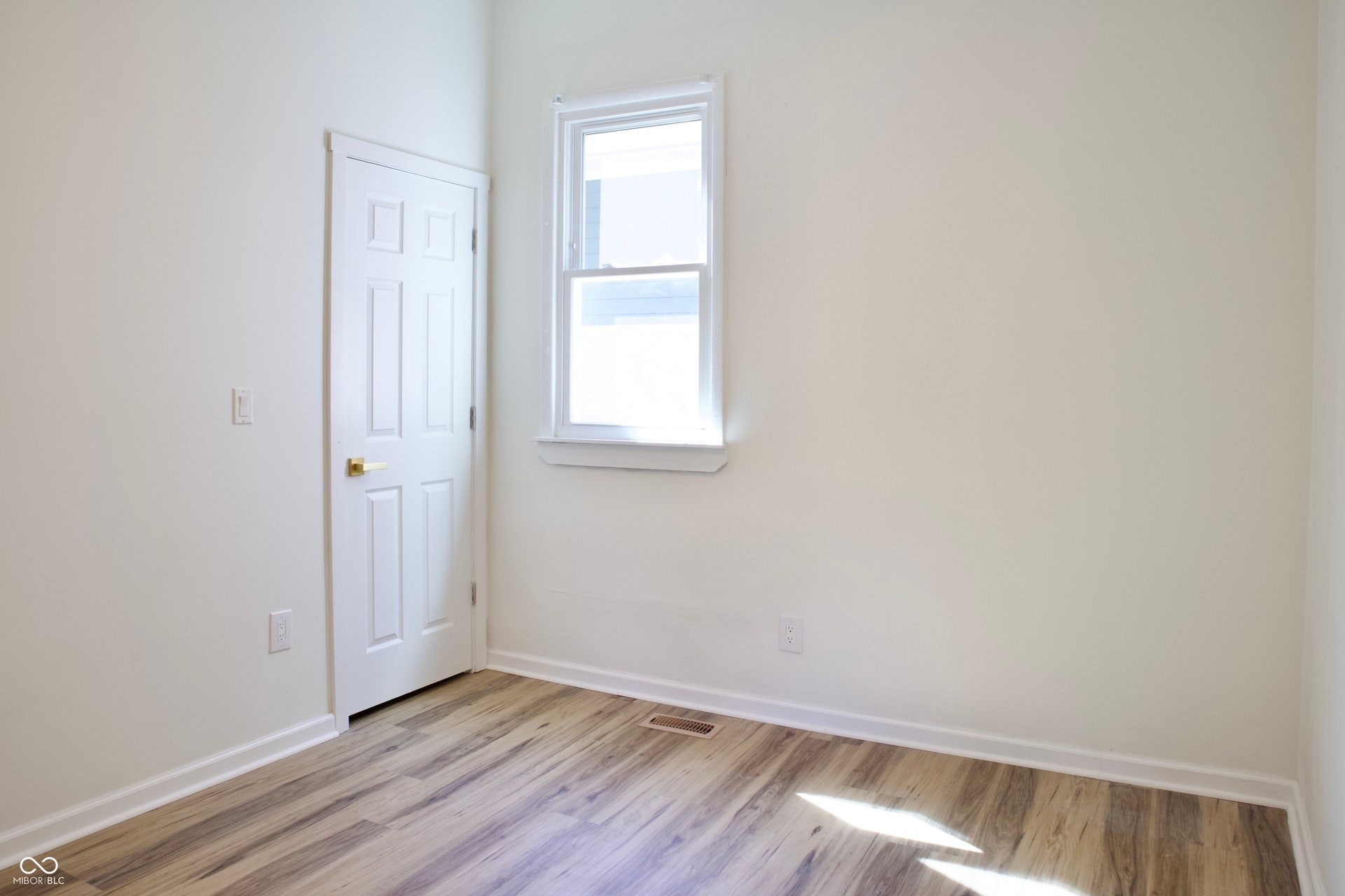 474 N Randolph Street, Indianapolis, IN 46201 Bright bedroom, ideal for guests, kids, or a home office.