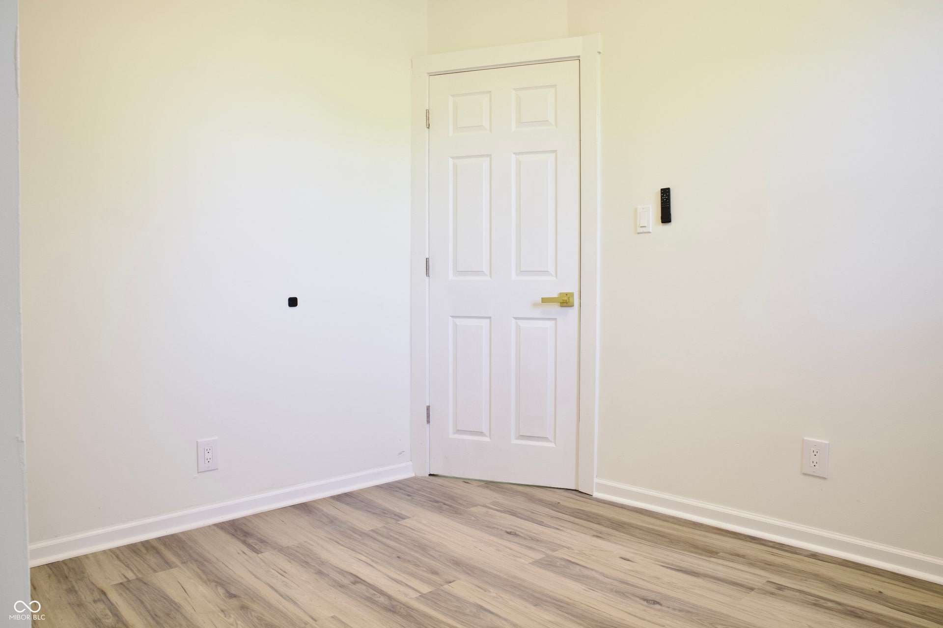 474 N Randolph Street, Indianapolis, IN 46201 Bedroom with easy-care vinyl plank floors, ready for your personal touch.
