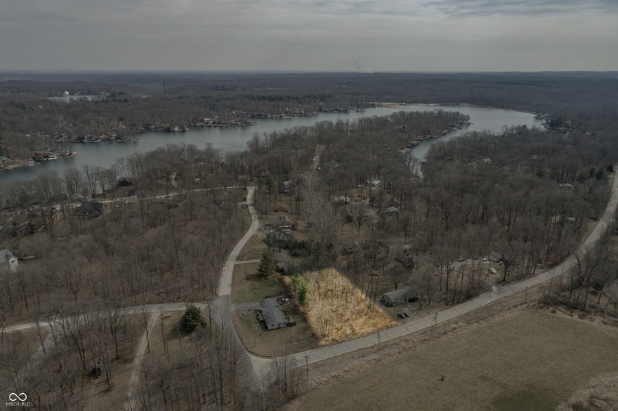 Property photo for 7165 Sweetwater Drive, IN