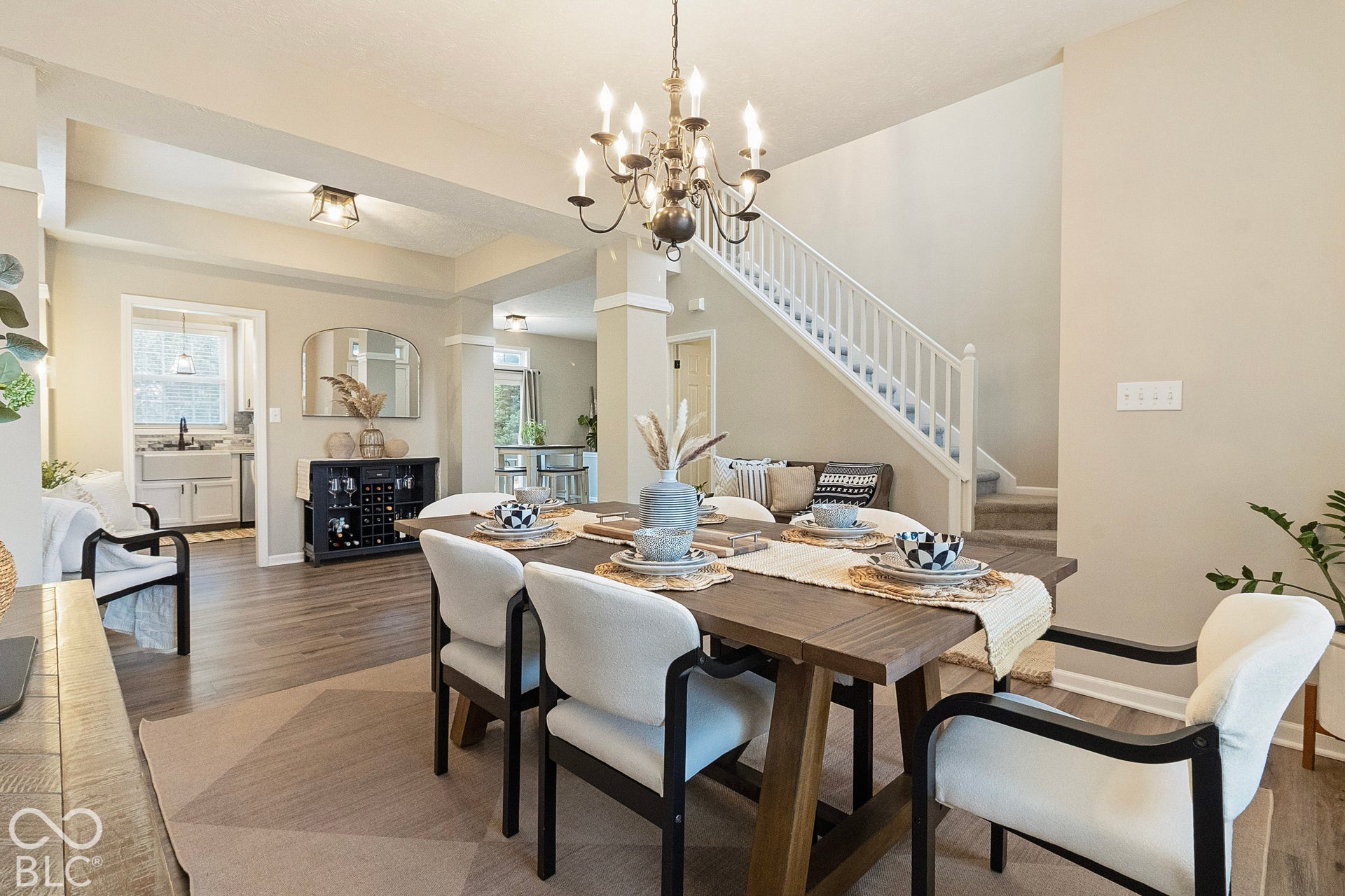 Dining Area: Designed for easy everyday living and effortless entertaining, this inviting space offers a natural setting for family meals, holiday gatherings, homework, and hosting guests.