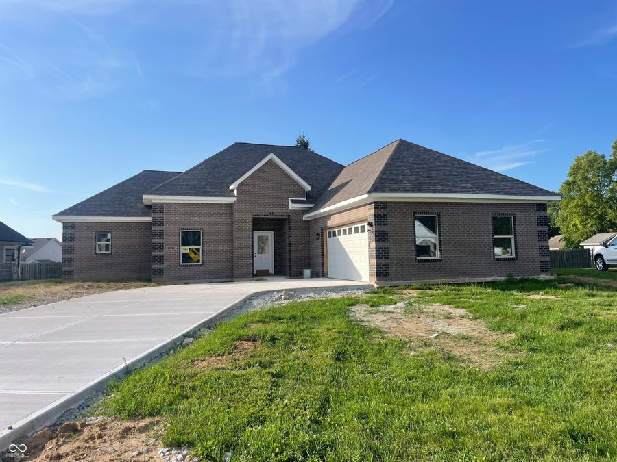Property photo for 2534 Chrystal Woods Drive, Kokomo, IN