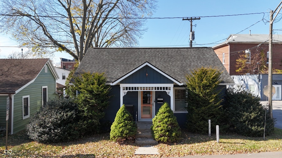 Property photo for 60 S Elm Street, Zionsville, IN