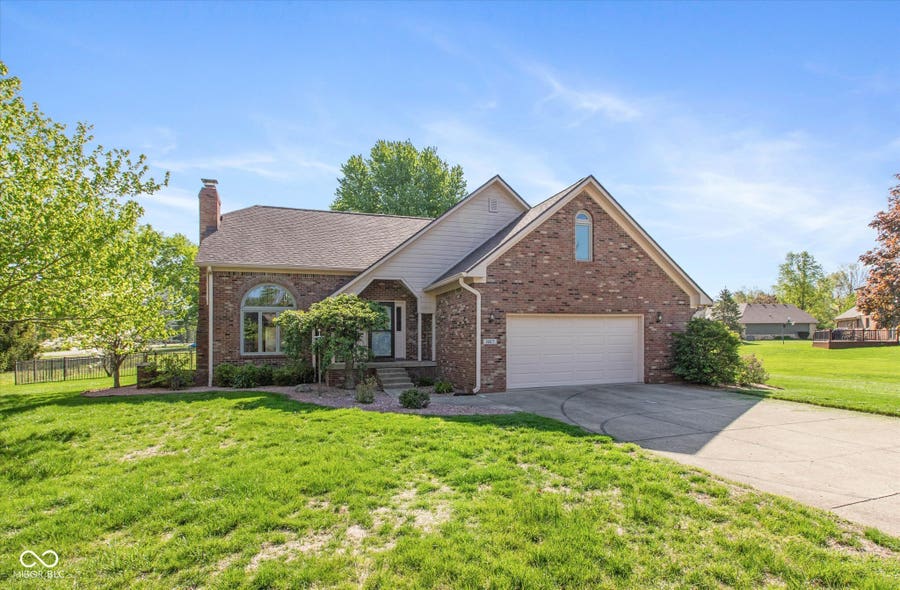 Property photo for 1967 Rudgate Drive, Avon, IN