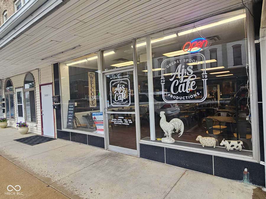Property photo for 305 S Main Street, Sheridan, IN
