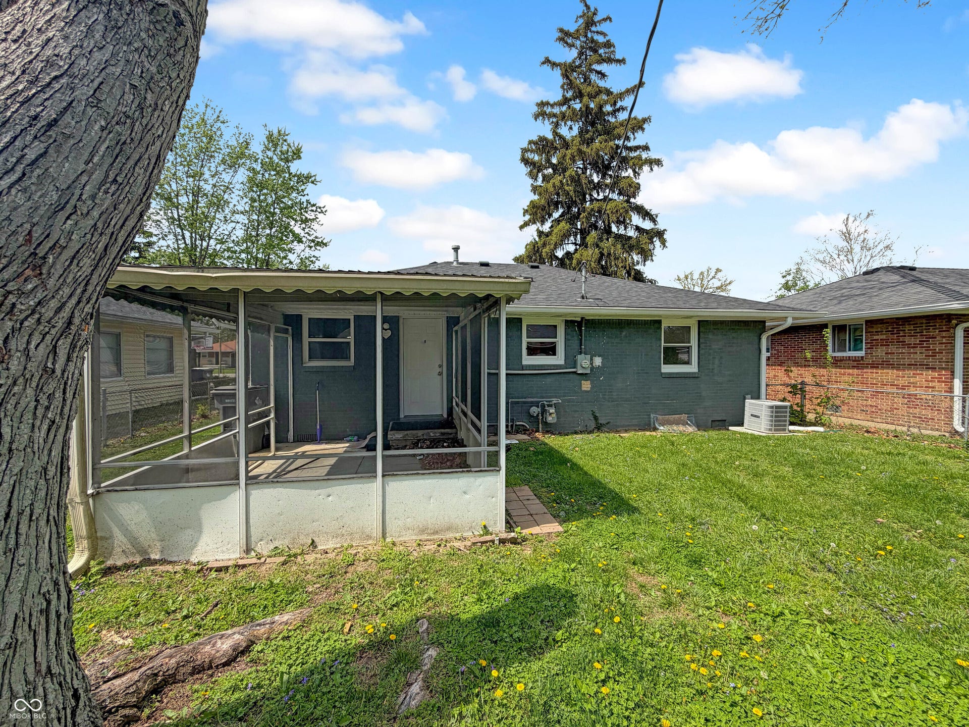4055 N Grand Avenue, Indianapolis, IN 46226
