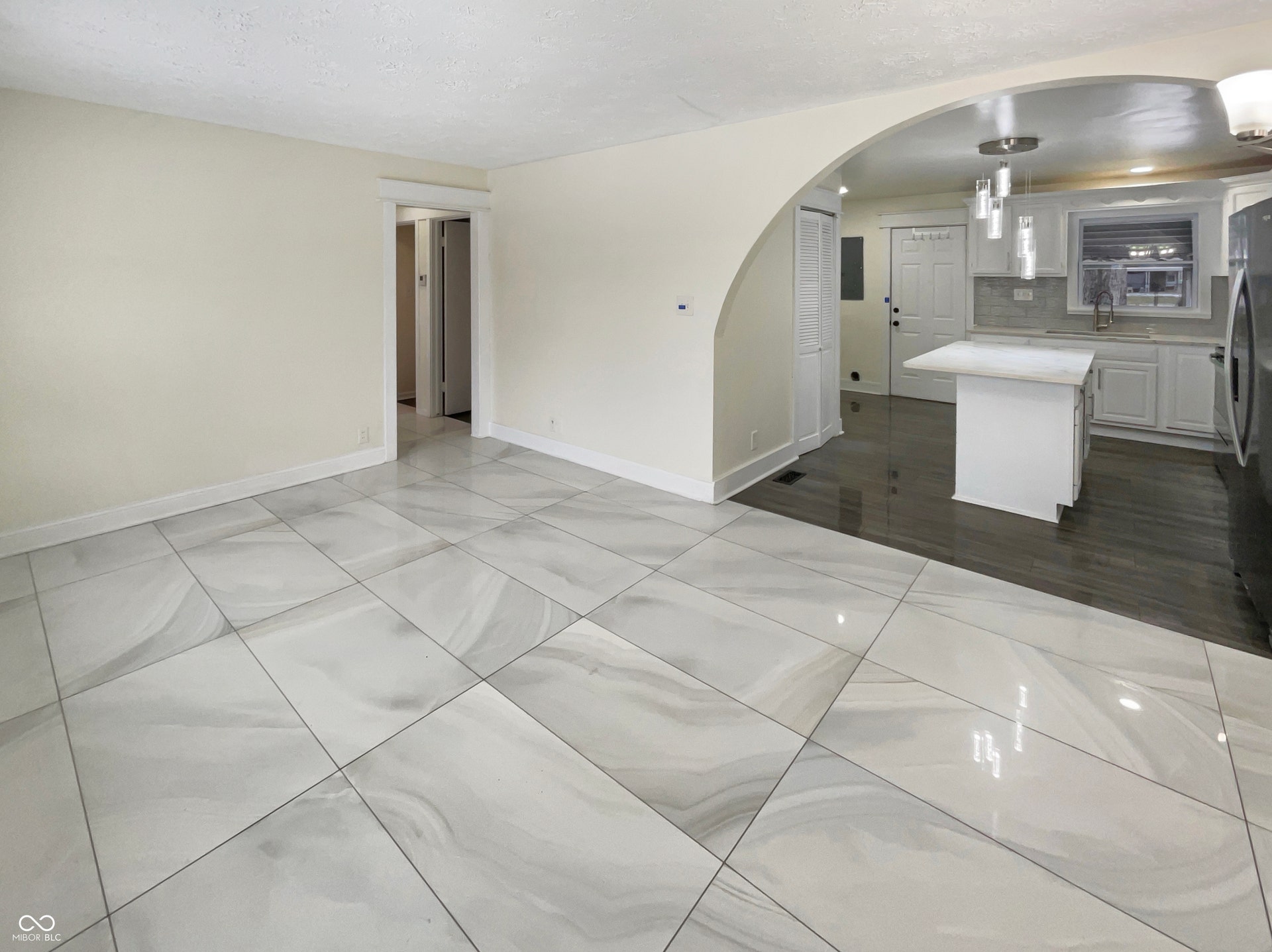 4055 N Grand Avenue, Indianapolis, IN 46226