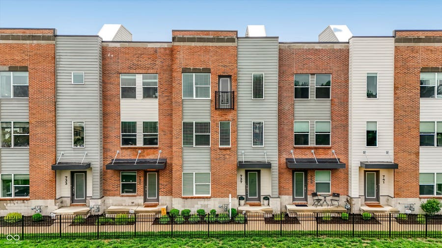 Property photo for 737 Switchyard Place, Indianapolis, IN
