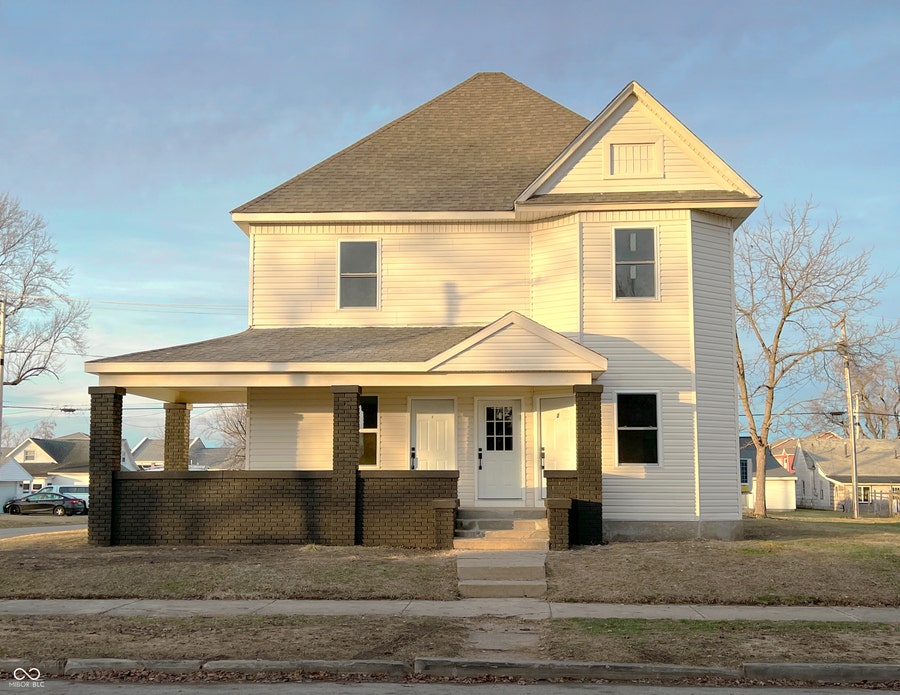 Property photo for 1702 S E Street, Elwood, IN