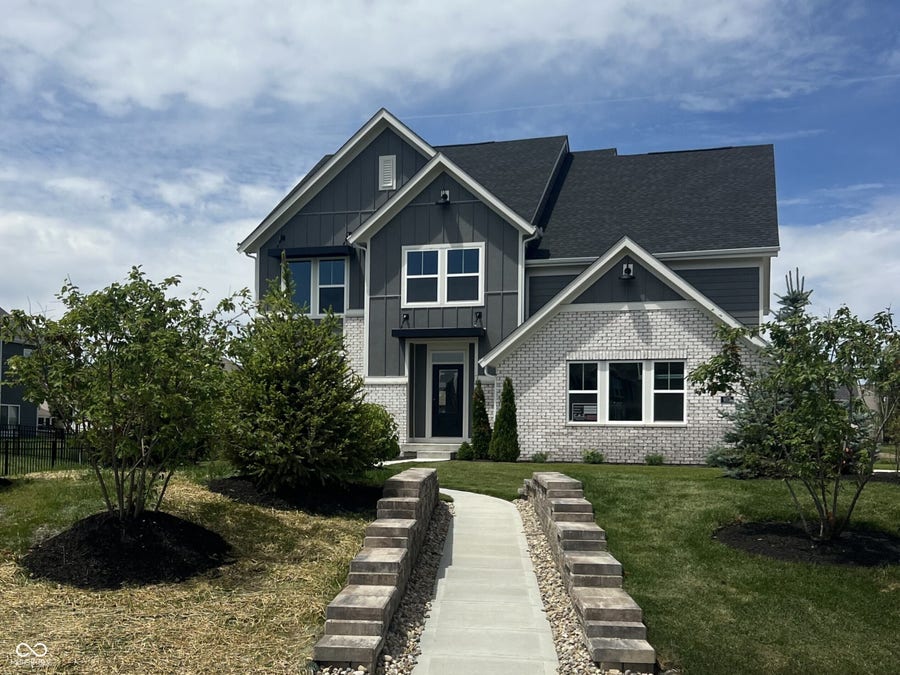 Property photo for 952 Apryl Drive, Greenwood, IN