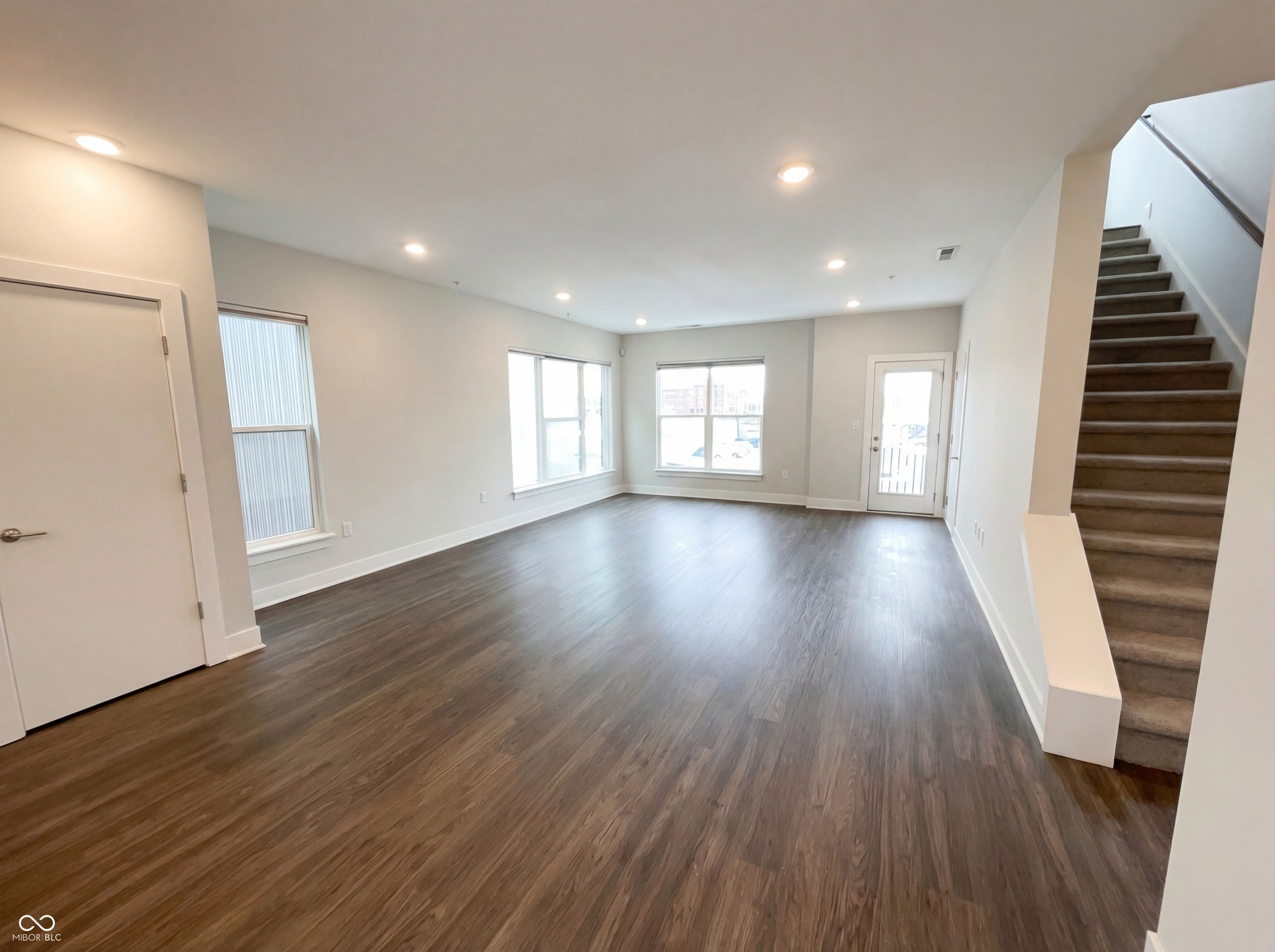 727 N Illinois Street, Indianapolis, IN 46204