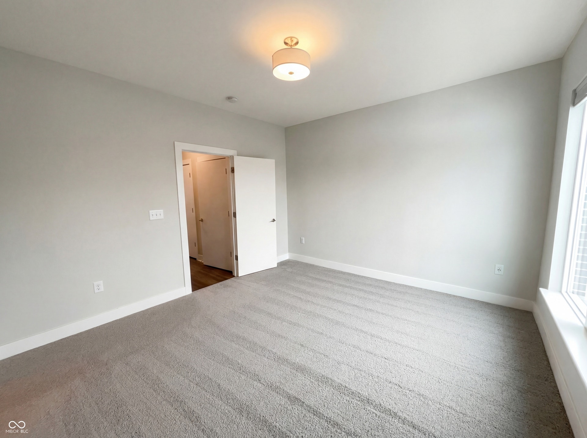 727 N Illinois Street, Indianapolis, IN 46204