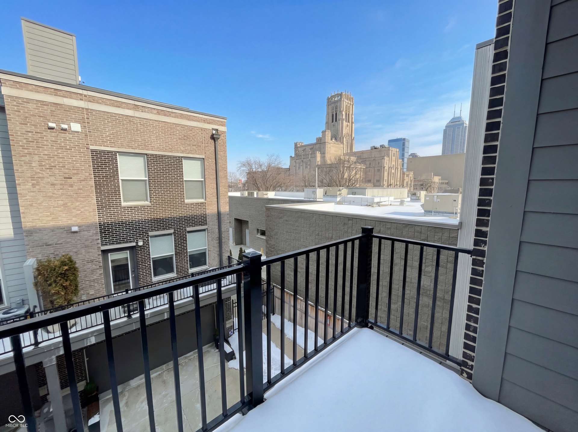 727 N Illinois Street, Indianapolis, IN 46204
