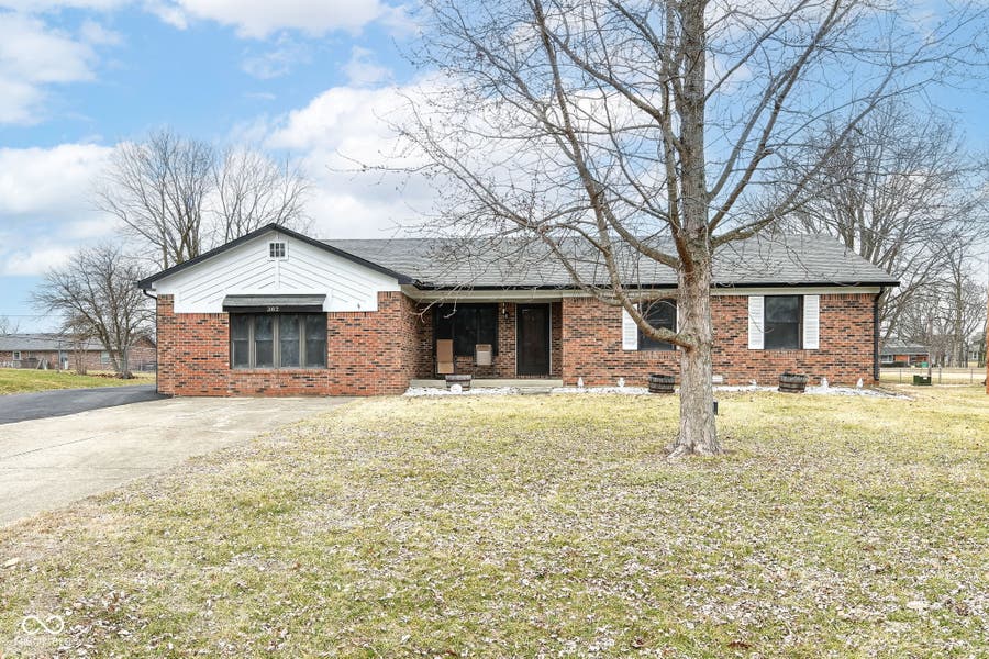 Property photo for 382 Pinedale Drive, Avon, IN