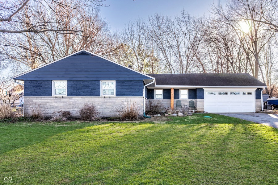 Property photo for 1043 Berry Road, Greenwood, IN