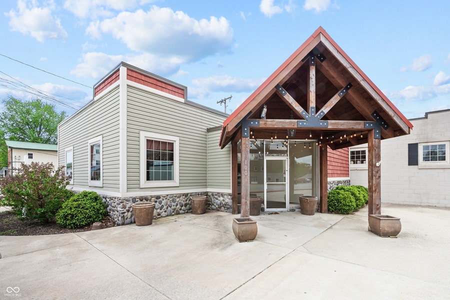 Property photo for 100 S Pearl Street, Thorntown, IN