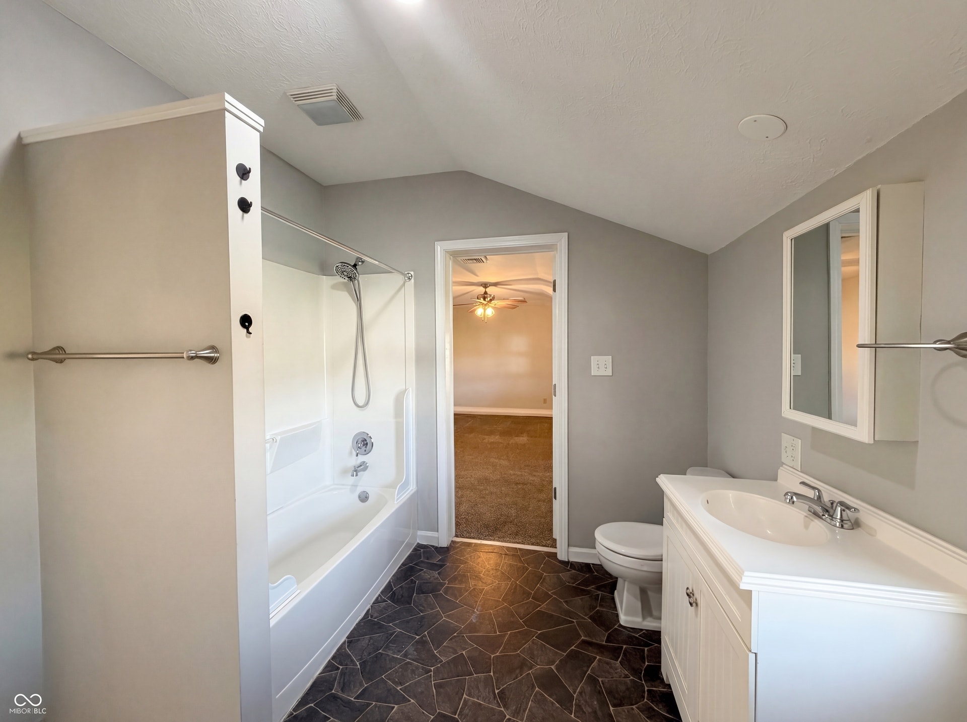 1062 Rita Drive, Greenwood, IN 46143 1062 Rita Drive, Greenwood, IN 46143