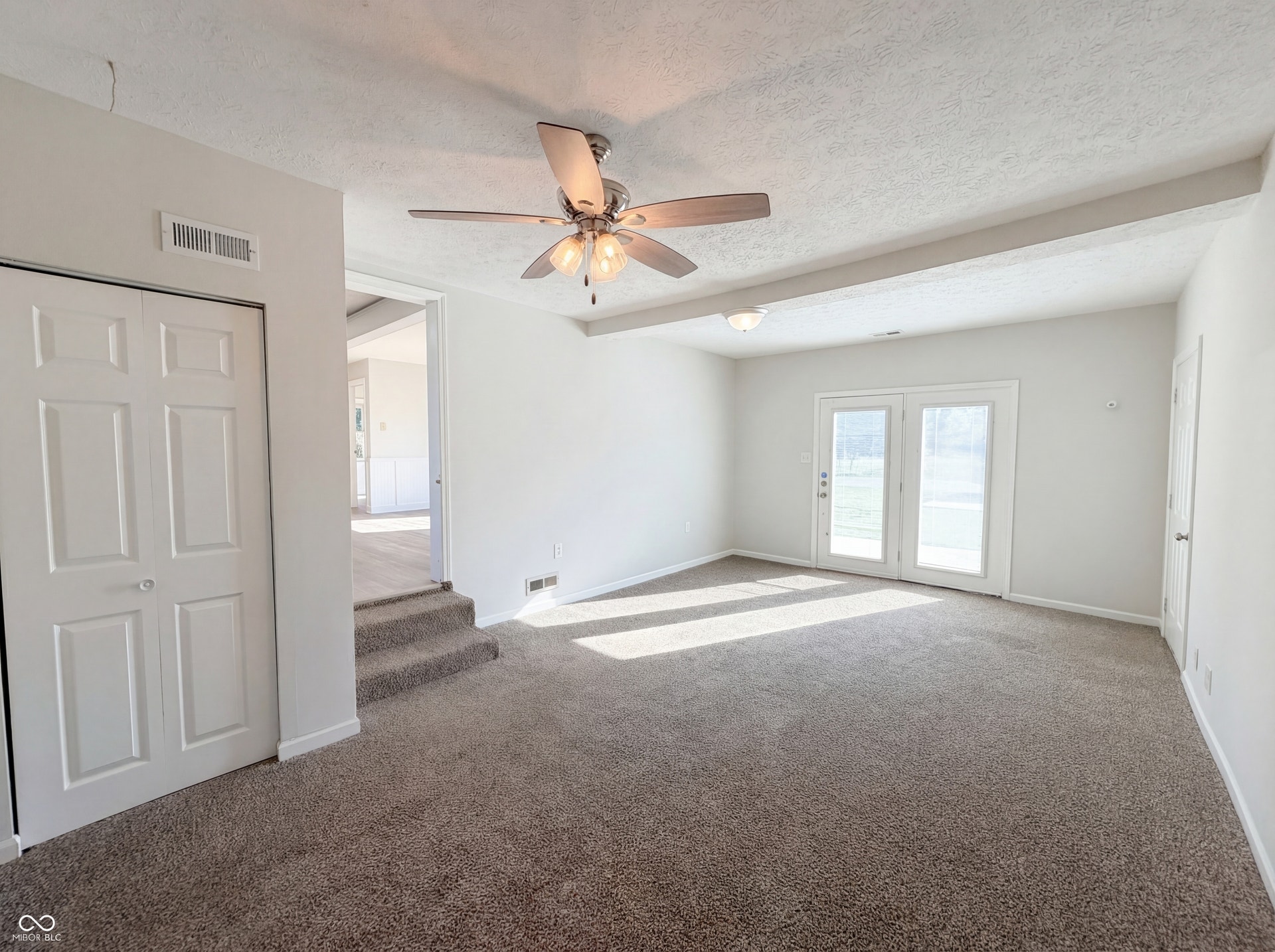 1062 Rita Drive, Greenwood, IN 46143 1062 Rita Drive, Greenwood, IN 46143