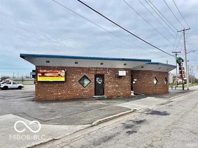 Property photo for 1811 S Burlington Drive, Muncie, IN