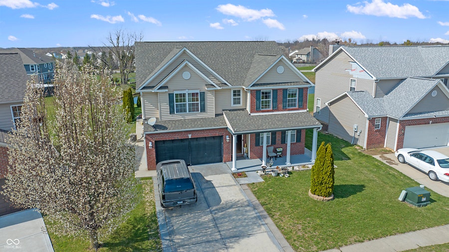 Property photo for 1678 Juniper Lane, Greenwood, IN
