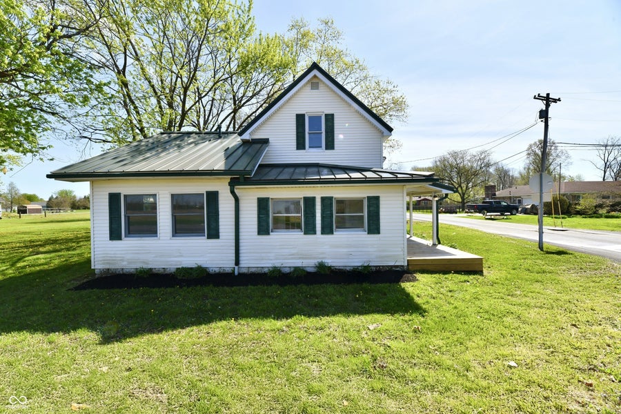 Property photo for 4992 W 100 S, New Palestine, IN