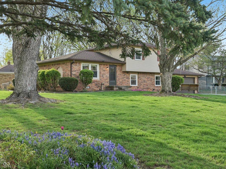 Property photo for 3029 San Jose Drive, Greenwood, IN