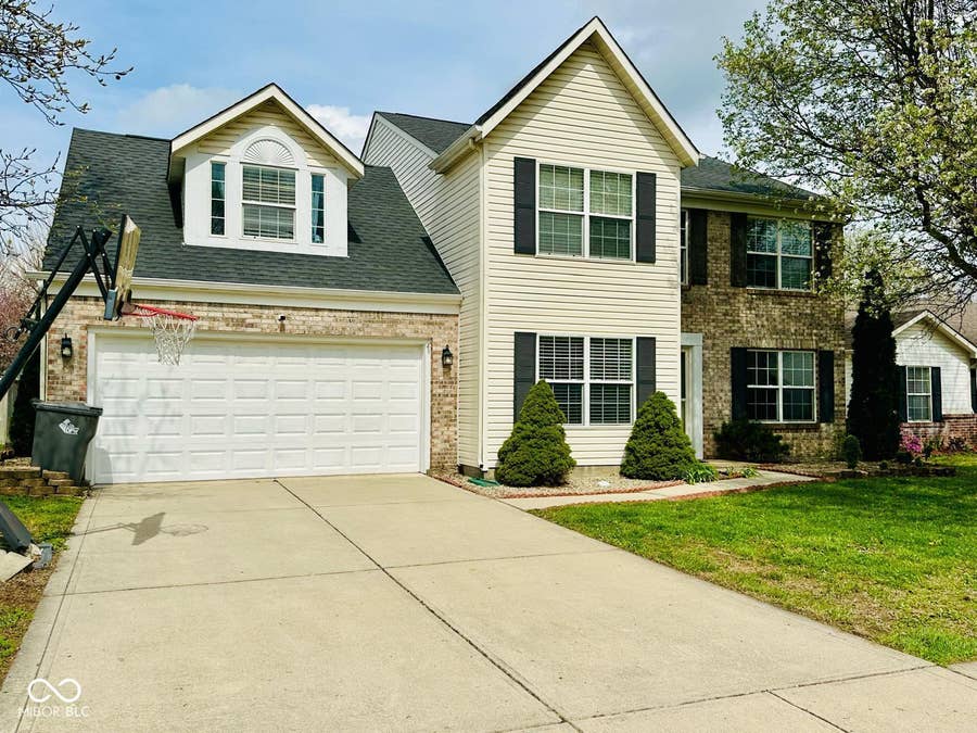 Property photo for 6932 Thousand Oaks Lane, Indianapolis, IN