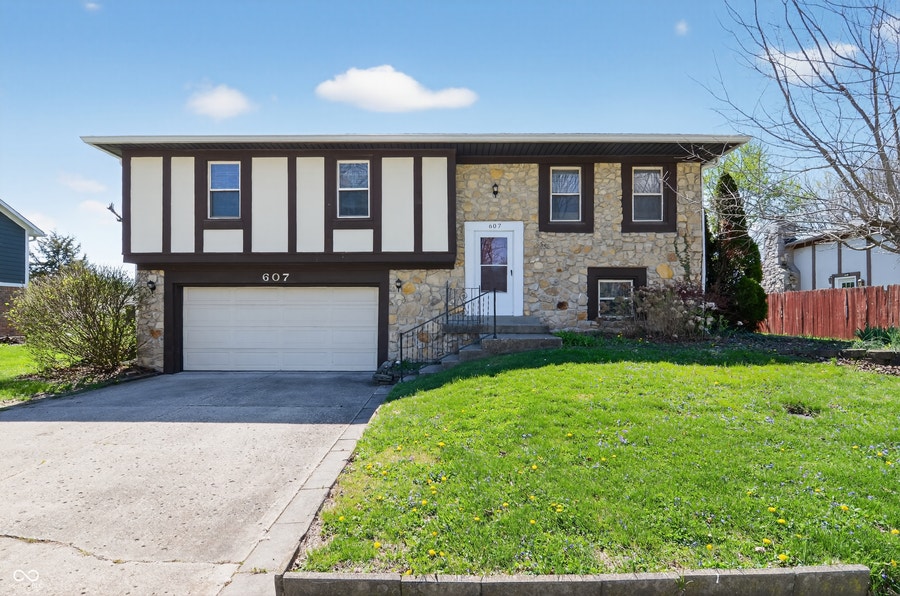 Property photo for 607 Rahkewood Drive, Indianapolis, IN