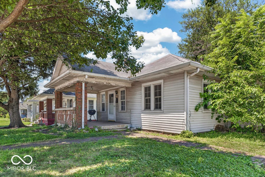 Property photo for 428 E Southern Avenue, Indianapolis, IN