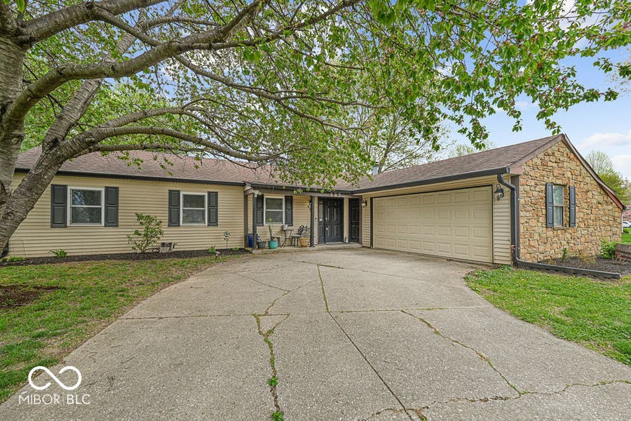 Property photo for 387 Pleasantview Boulevard, Greenwood, IN