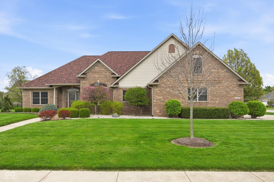 Property photo for 1103 Raintree Drive, Greenfield, IN