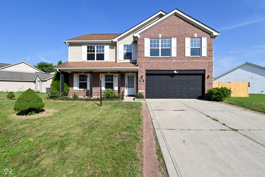 Property photo for 910 Angus Way, Indianapolis, IN