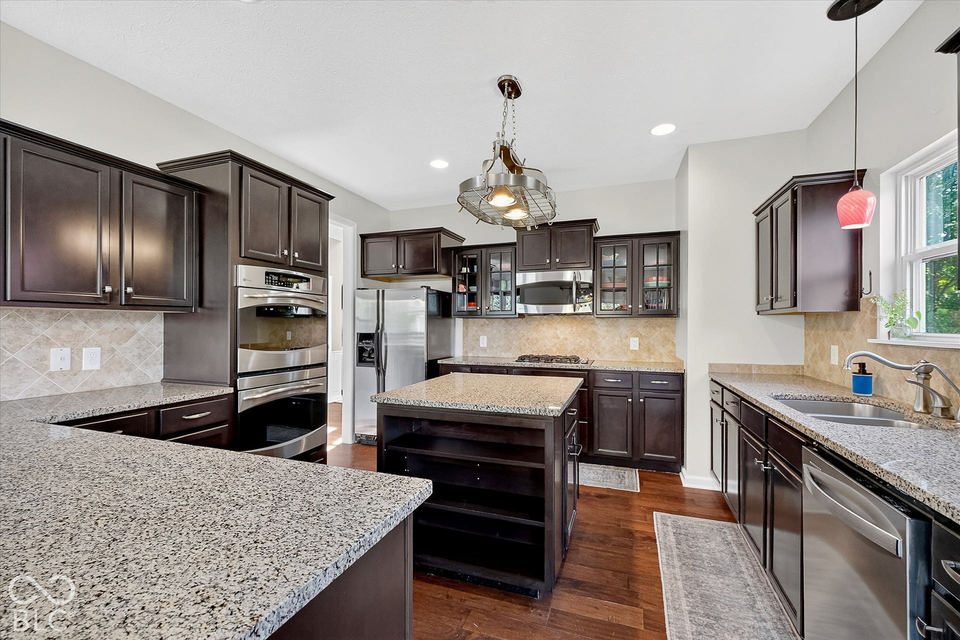 If you love to cook, or would like to learn, THIS is the kitchen for you!