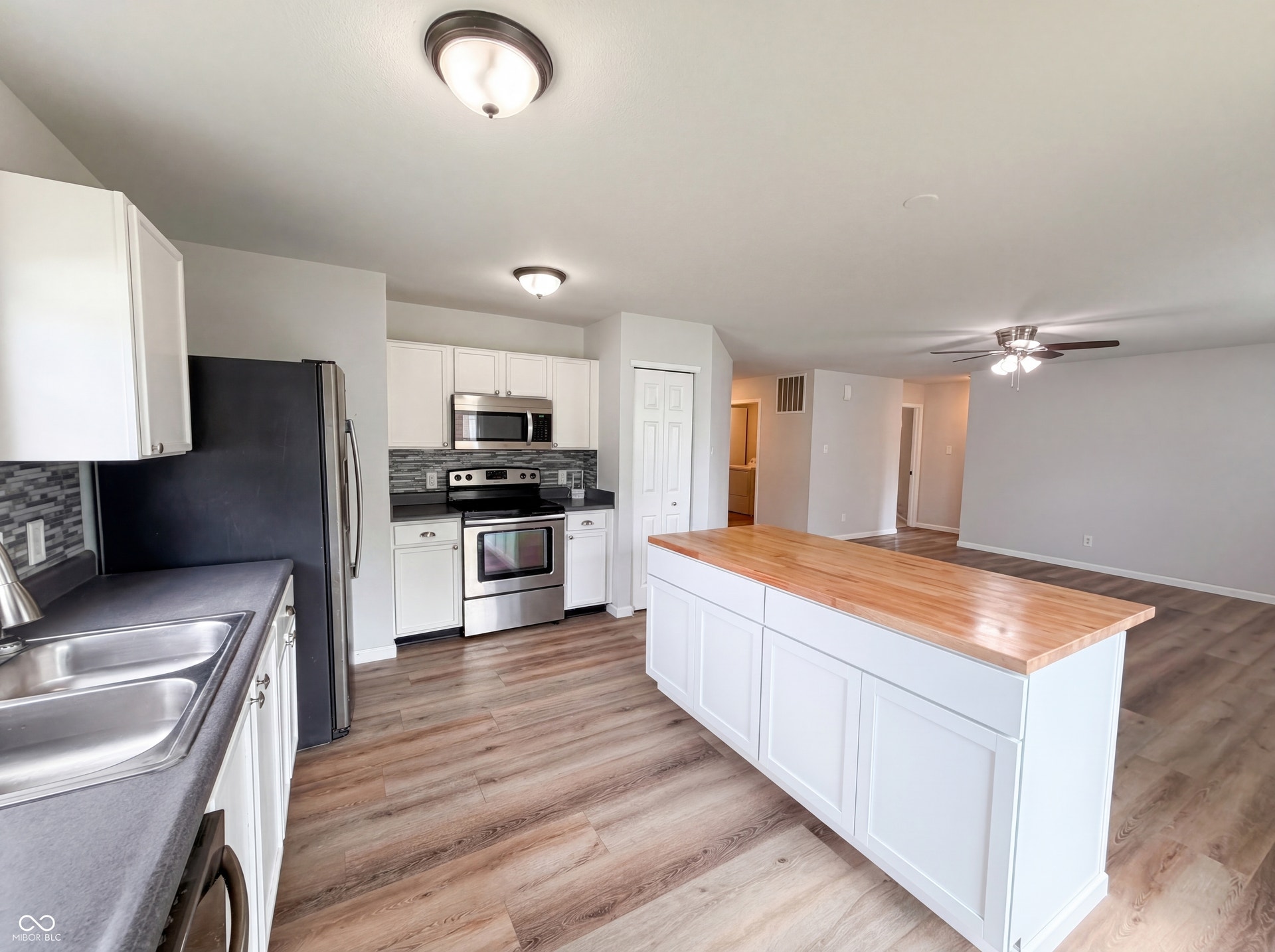 526 Bourneside Drive, Greenfield, IN 46140 526 Bourneside Drive, Greenfield, IN 46140
