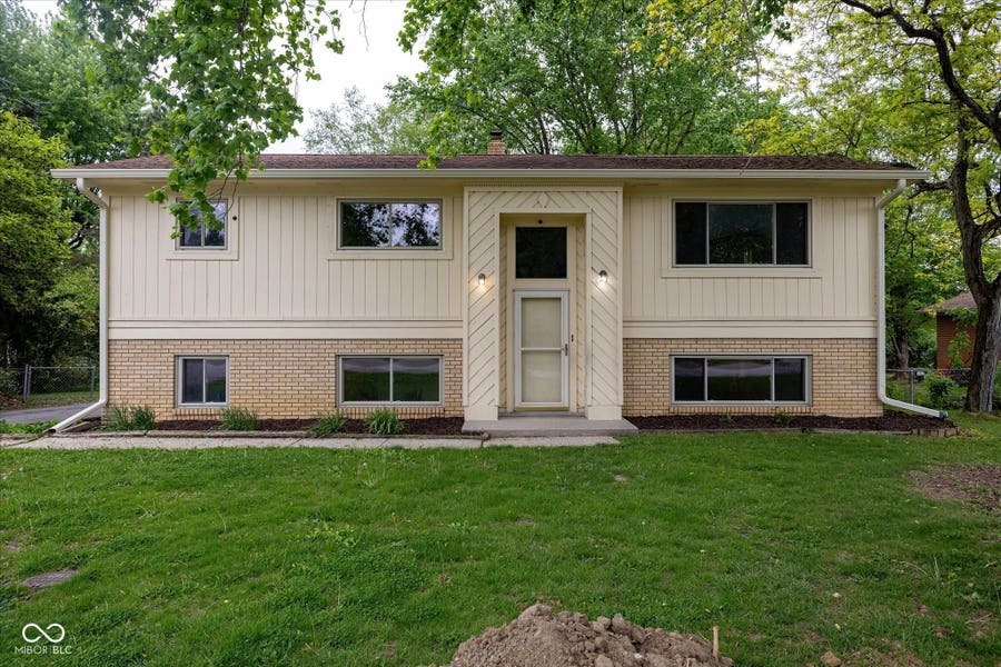 Property photo for 8203 Laura Lynne Lane, Indianapolis, IN