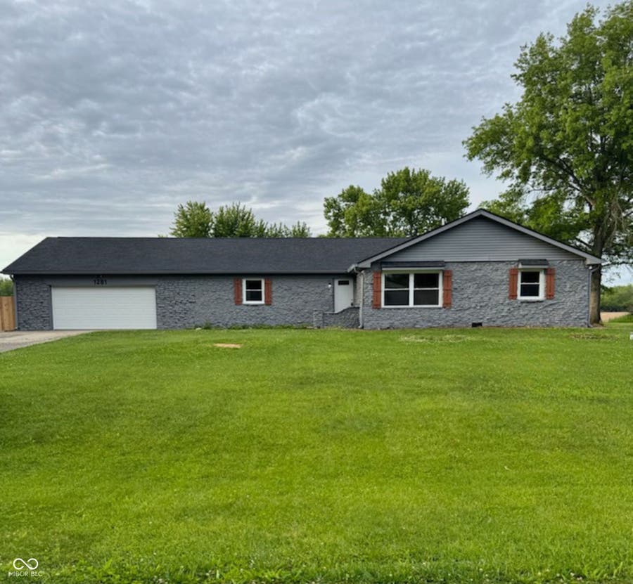 Property photo for 1281 Fox Trail Drive E, New Palestine, IN