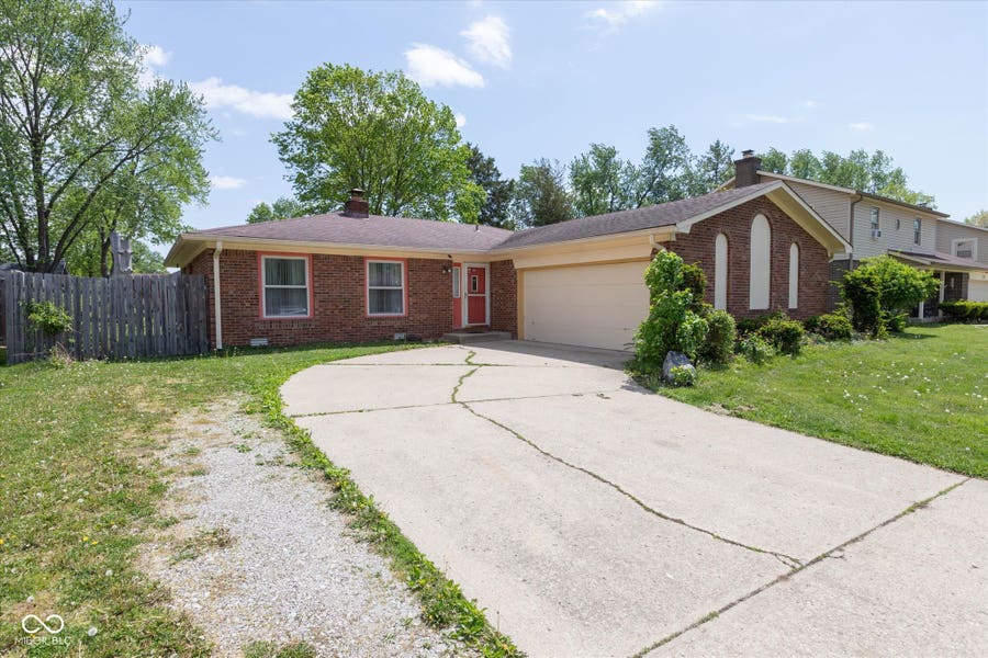 Property photo for 709 Summitcrest Drive, Indianapolis, IN