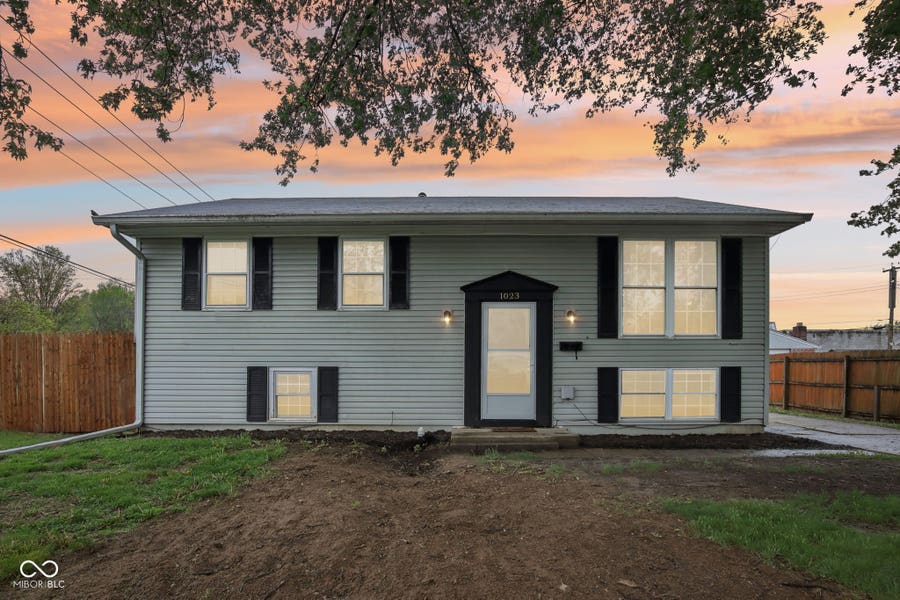 Property photo for 1023 Avalon Lane, Chesterfield, IN