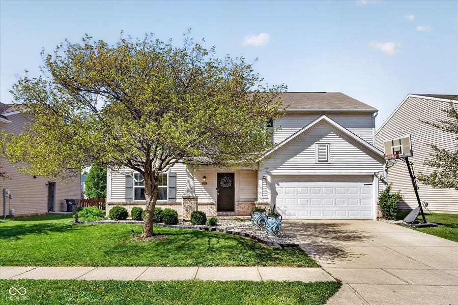 Property photo for 10614 Pokagon Way, Indianapolis, IN
