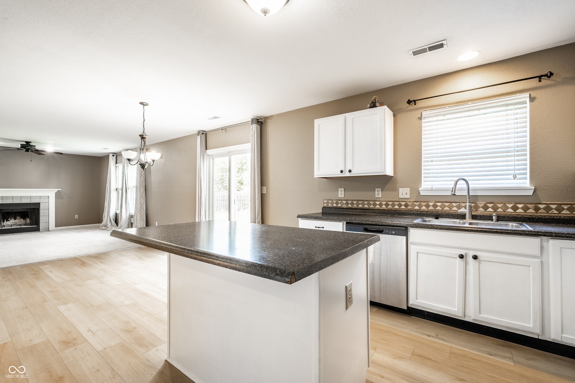 9842 Herald Square, Fishers, IN 46038