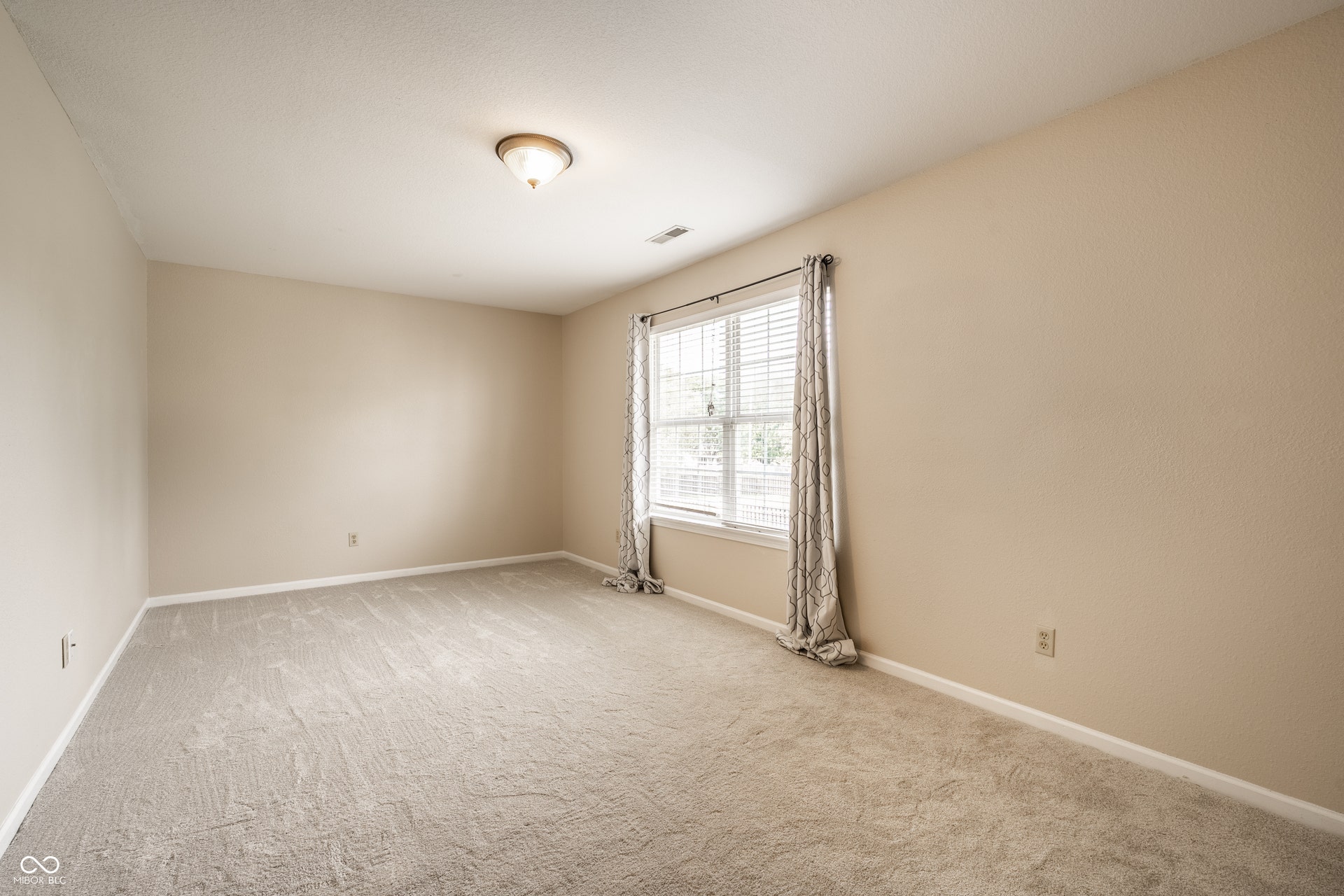 9842 Herald Square, Fishers, IN 46038