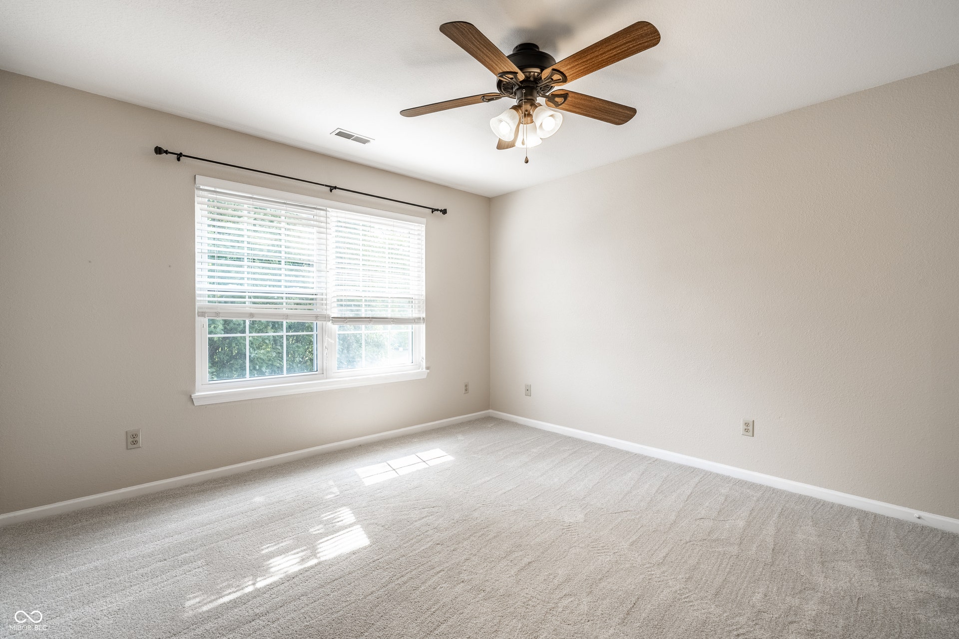 9842 Herald Square, Fishers, IN 46038