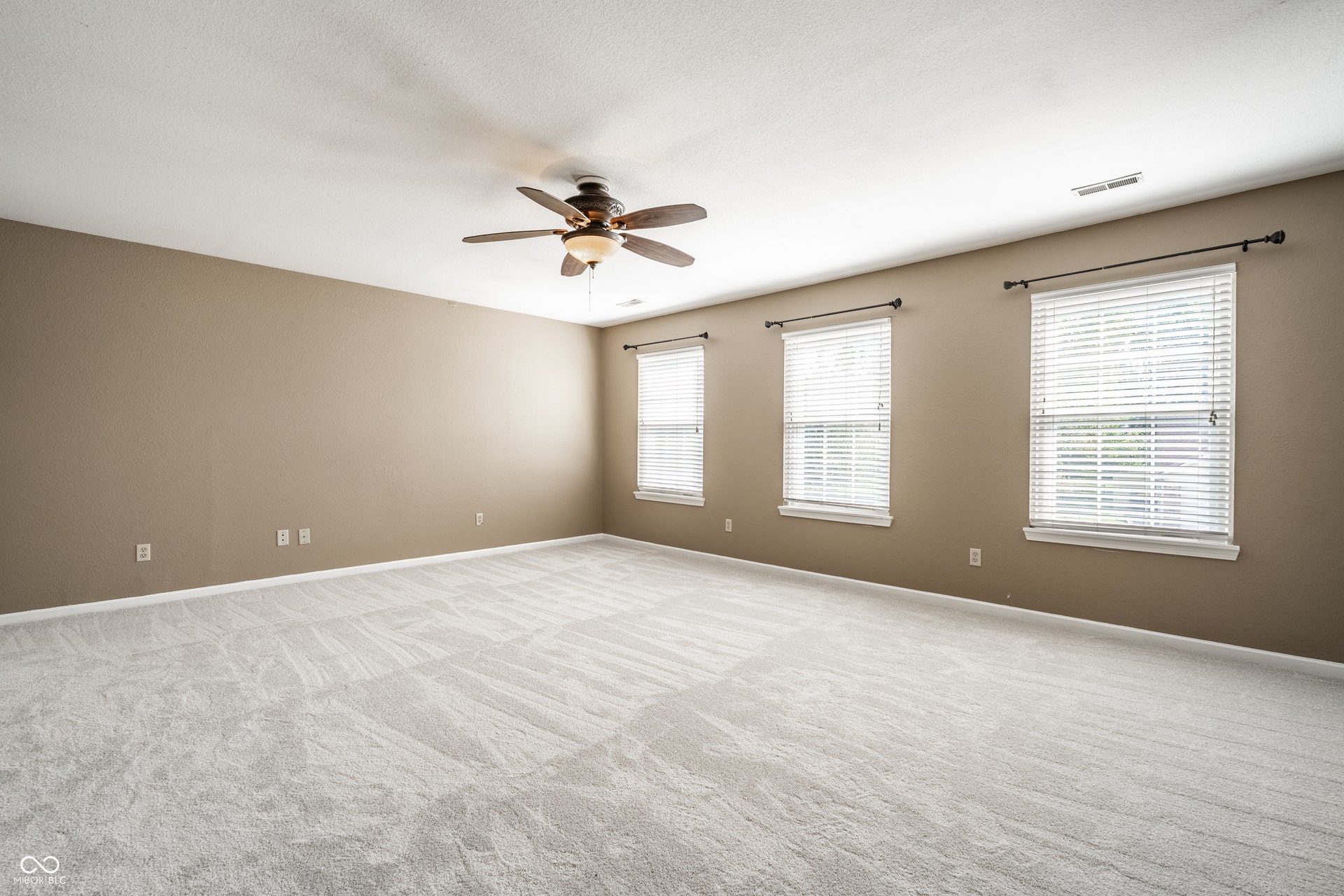 9842 Herald Square, Fishers, IN 46038