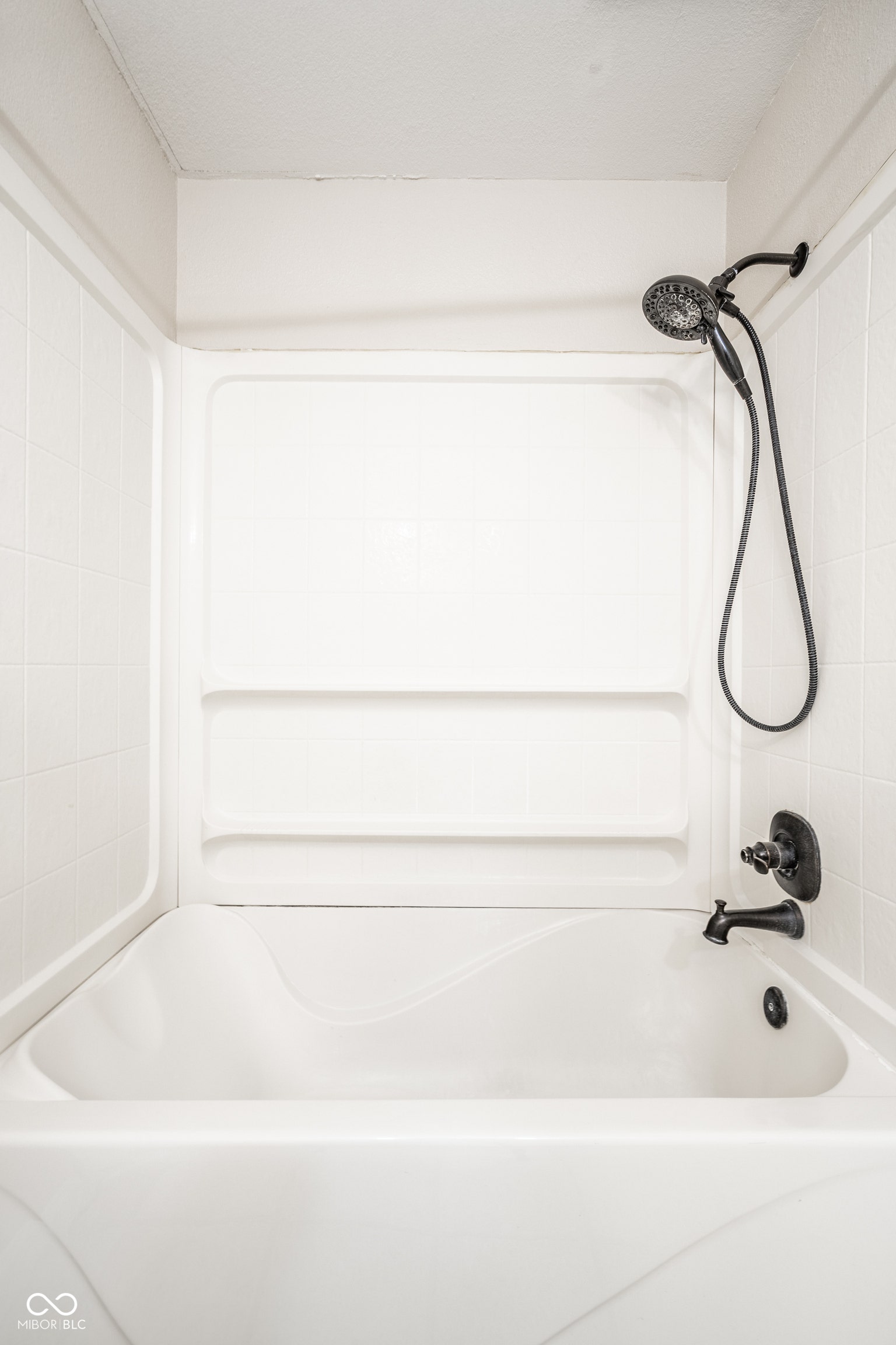 Oversized Tub/shower combo