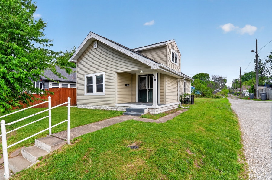 Property photo for 616 W 39th Street, Indianapolis, IN